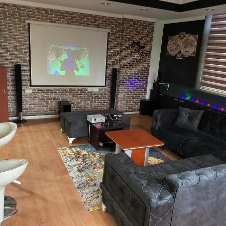Cinehome Апартаменты *